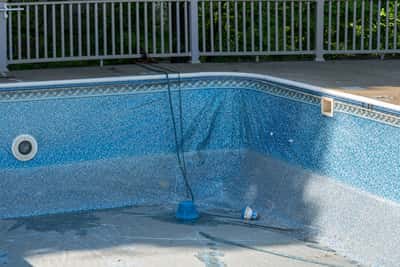 Robotic pool cleaners do not damage vinyl liners.