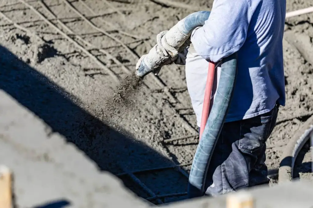 Gunite pools have more complex structures 