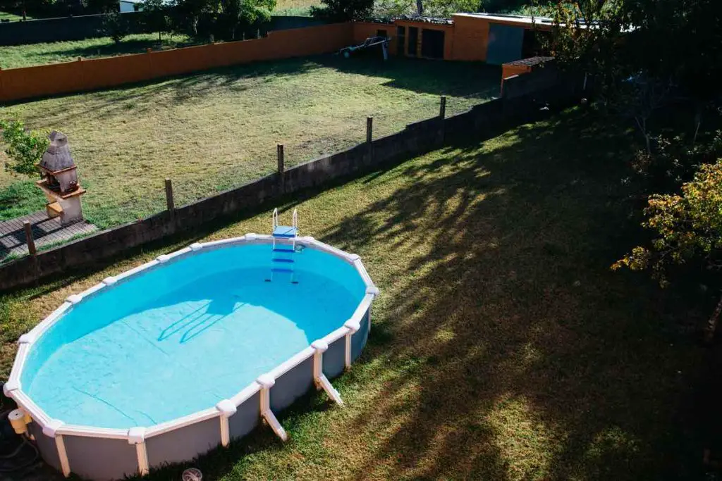 above ground pools don't collapse often