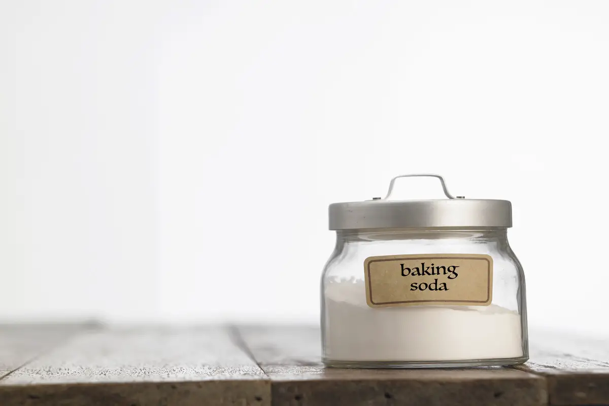 Does Baking Soda Increase Calcium Hardness in a Pool?