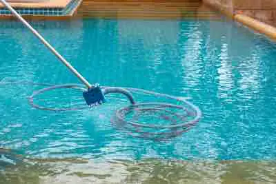 it takes between 20 to 45 minutes for a service to clean your pool