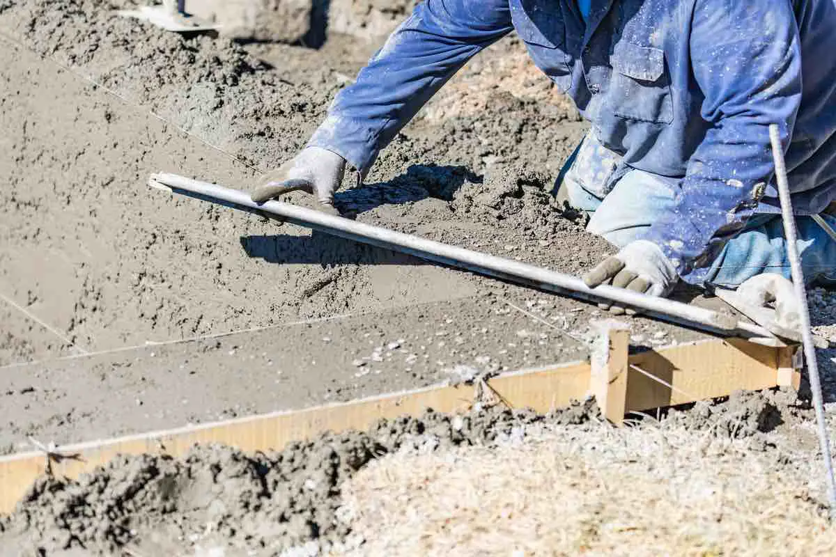 Can You Make a Vinyl Pool Look Like Gunite? - Backyard Pool Guy