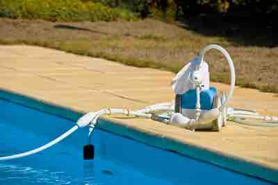 robot pool cleaners will stop functioning when its time to change them